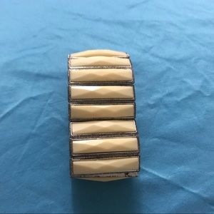 Fashion bangle